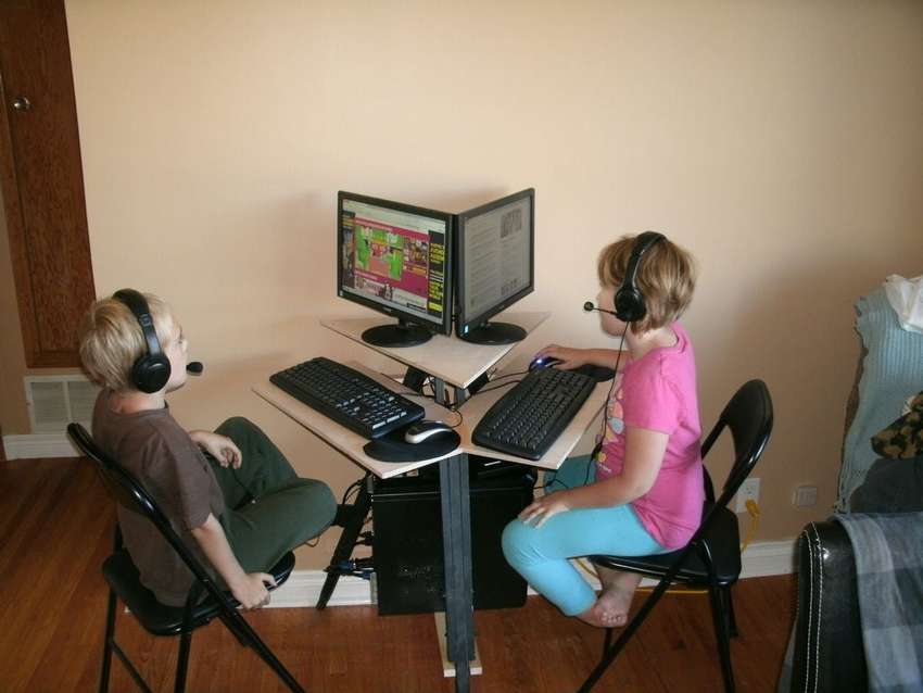 компьютерный стол для двоих детей