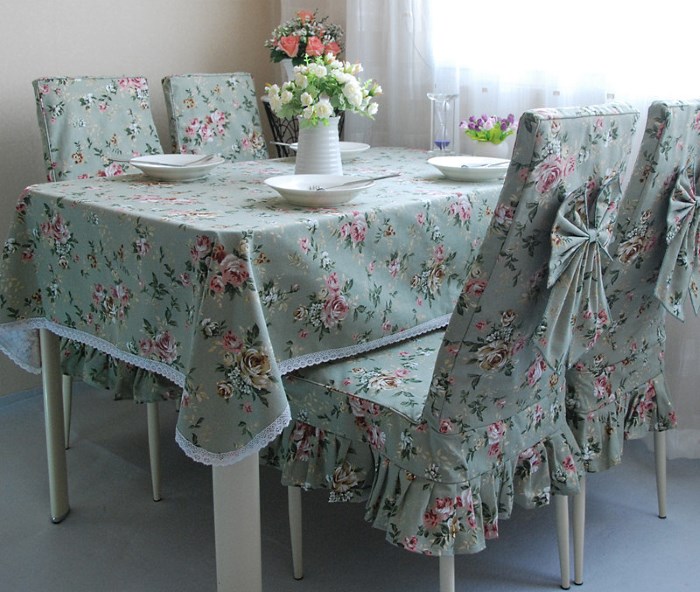 Чехлы с цветами на стулья для кухни