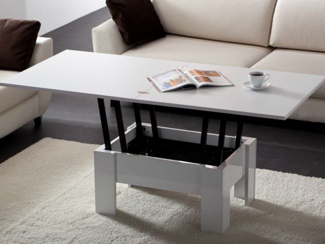 Компактный стол-трансформер от IKEA