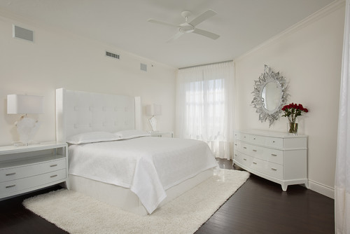 Дизайн спальни с белой мебелью