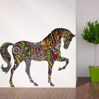 Нарисованная лошадь на стене комнаты