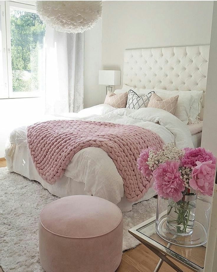 Мягкий пудровый или розовый цвет в интерьере дарит ощущение спокойствия и умиротворения