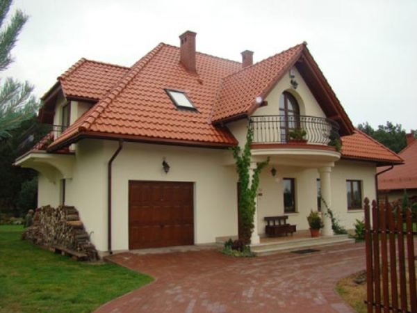 Дом со сложной крышей