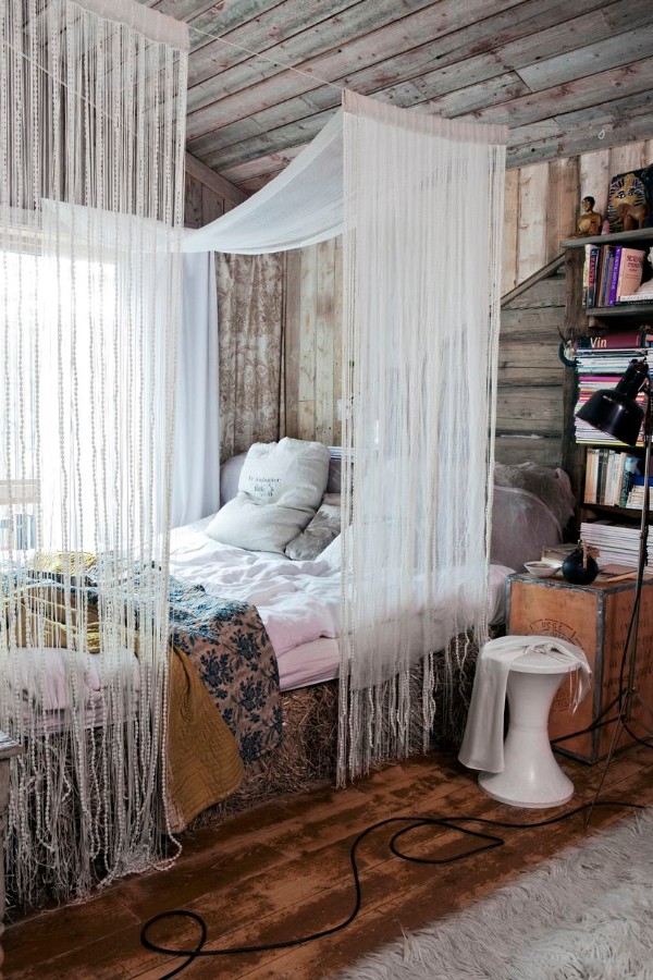 белые шторы нити в интерьере спальни декорирование 