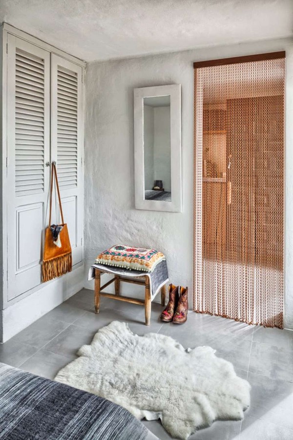 коричневые шторы нити в интерьере оформление дверного проёма кантри стиль 