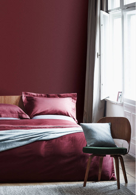Интерьер спальни с окном: варианты дизайна на фото